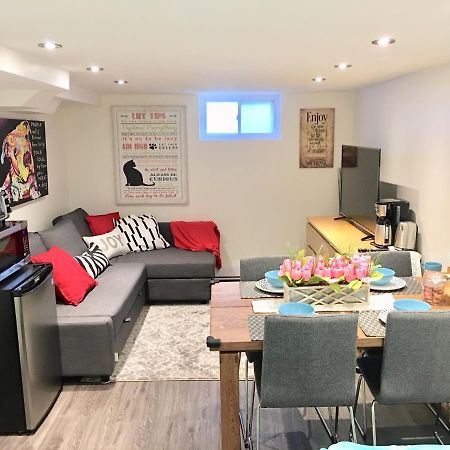 Luxury Bachelor Suite 포인트-클레어 외부 사진