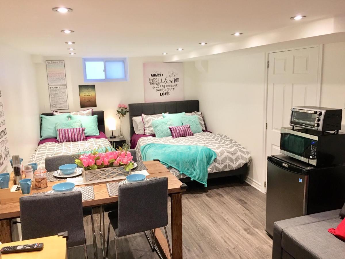Luxury Bachelor Suite 포인트-클레어 외부 사진