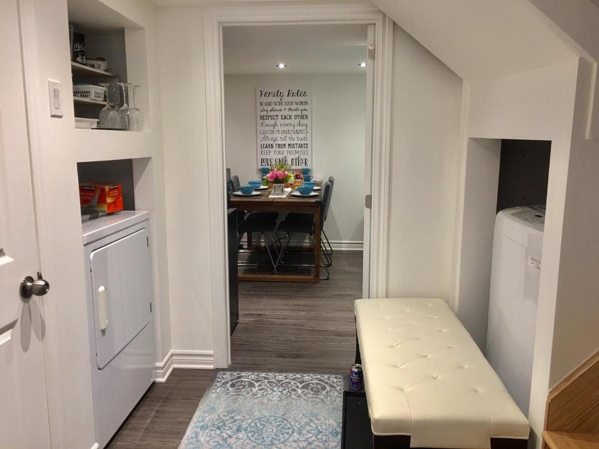 Luxury Bachelor Suite 포인트-클레어 외부 사진