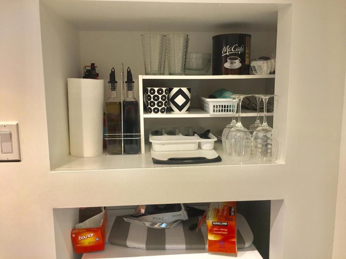 Luxury Bachelor Suite 포인트-클레어 외부 사진